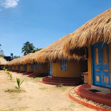 Rustic Cabanas & Restaurant Arugam Bay Exterior photo
