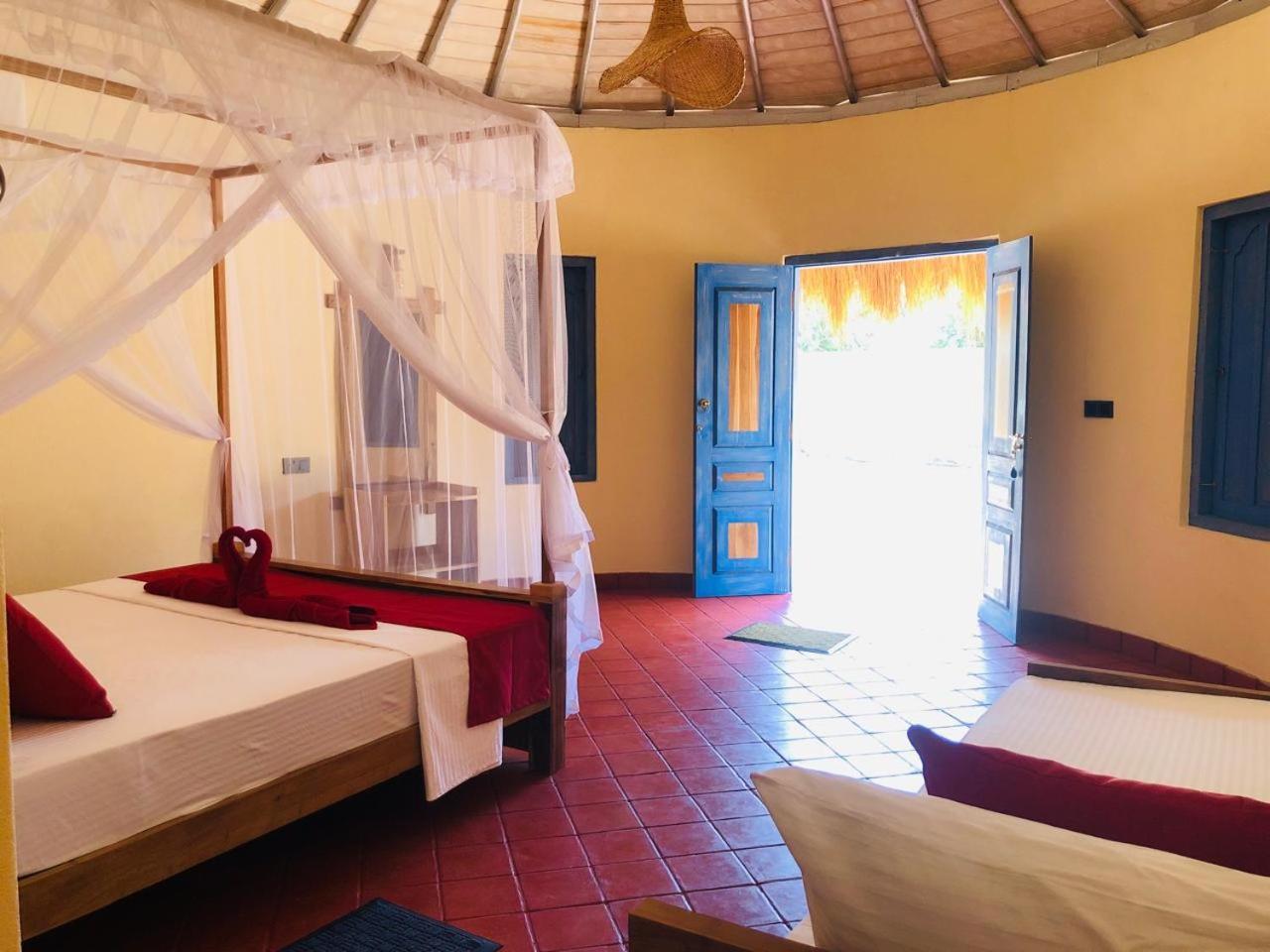 Rustic Cabanas & Restaurant Arugam Bay Exterior photo